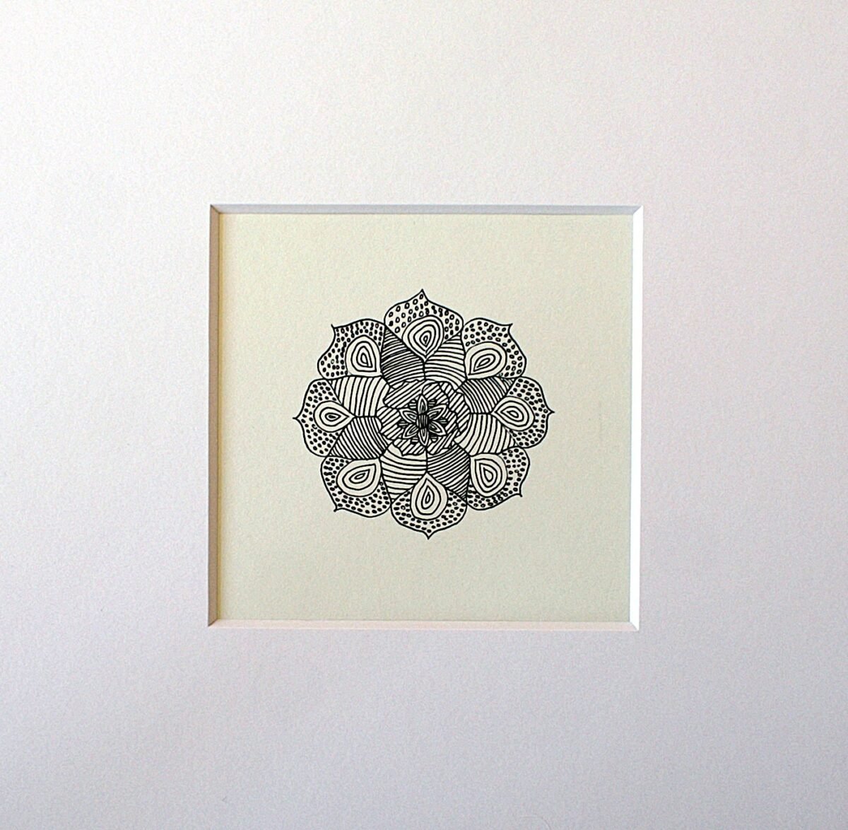 BLUME von Anna Wiesee, Tusche auf Karton 14 x 14 cm, im Passepartout 29 x 29 cm - Galerie Alte Schule