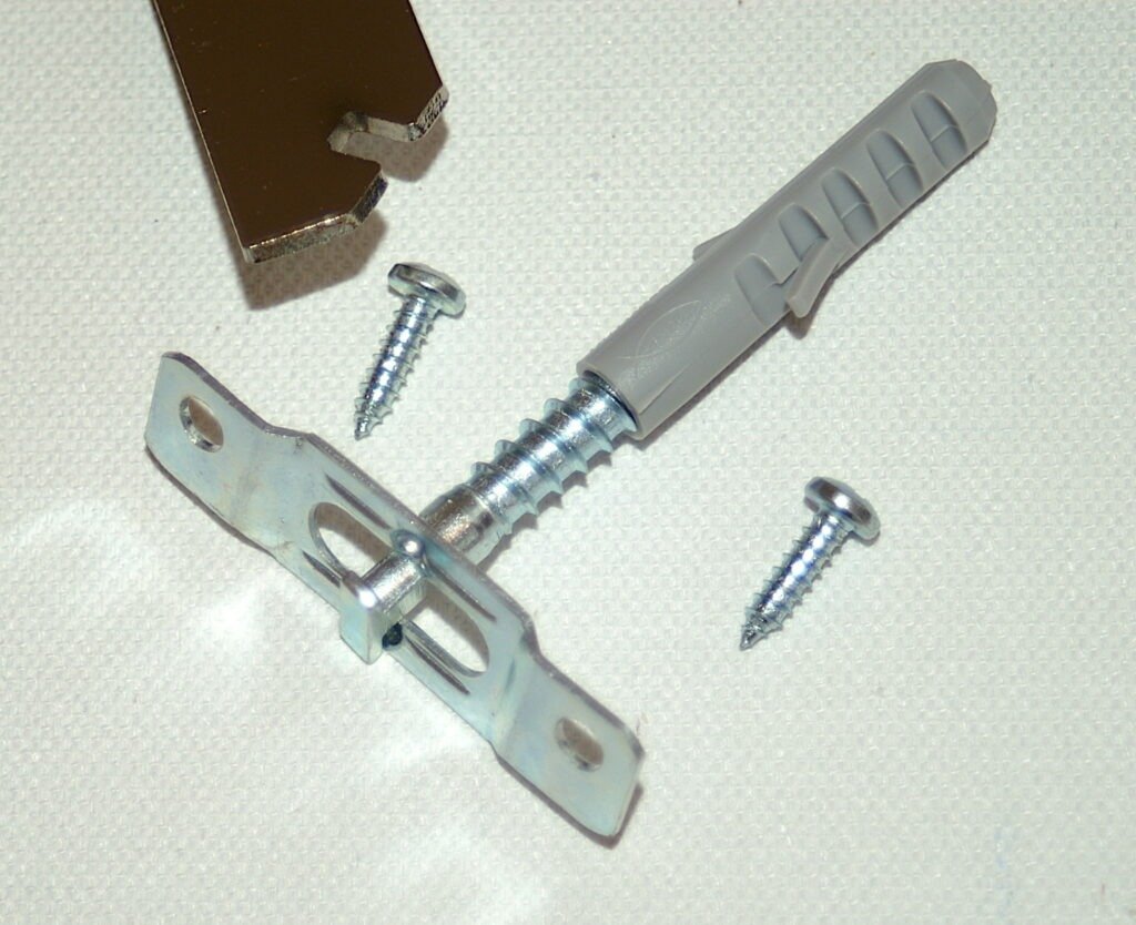 Funktion der Sicherungselemente der Vierpunktaufhängung - Galerie Alte Schule