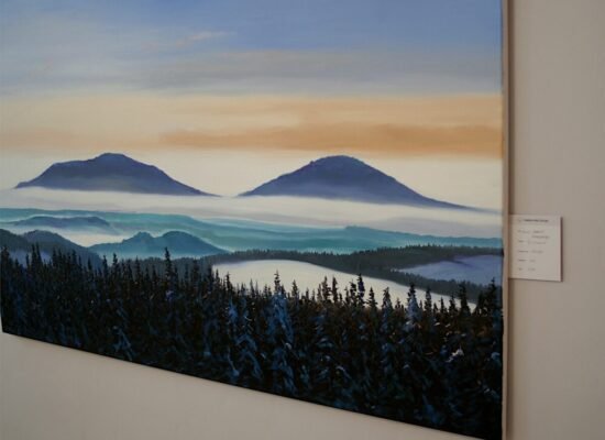 SONNENAUFGANG, Gleichberge von Osten im Winter von Martin Eller, WVZ 11-25 Nr. 1937, Öl auf Leinwand 110 x 150 cm - Seitenansicht, Detail - Galerie Alte Schule